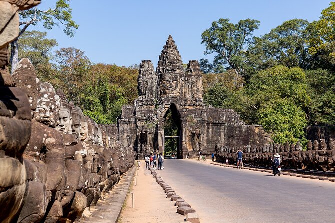 Angkor Wat Tour, Explore The Main Temples With Tour Guide - Tonle Om Gate and the Causeway: Where Myth Meets Stone