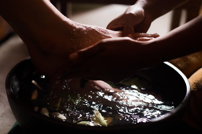 Apsara Indulgence 4 Hands Massage in Phnom Penh - Feet cleansing: why this detail can make or break the feeling