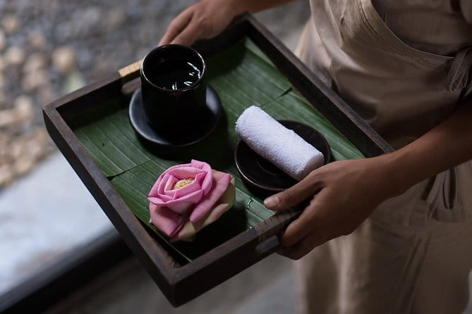 Apsara Indulgence 4 Hands Massage in Phnom Penh - Before the massage: coffee or tea, cold towel, and the reset ritual
