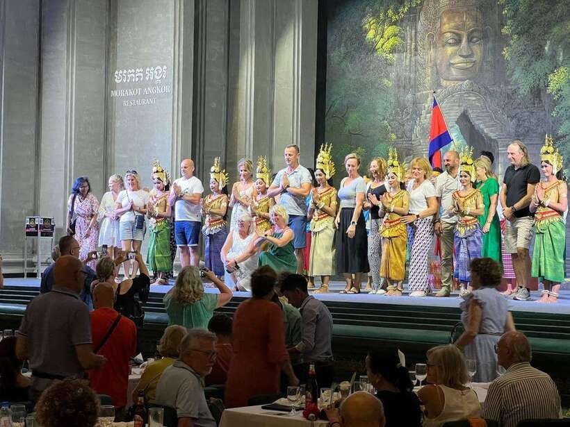 Apsara Performance with Dinner include Pick up & Drop off - Tuk-tuk pickup and the easy start from Siem Reap
