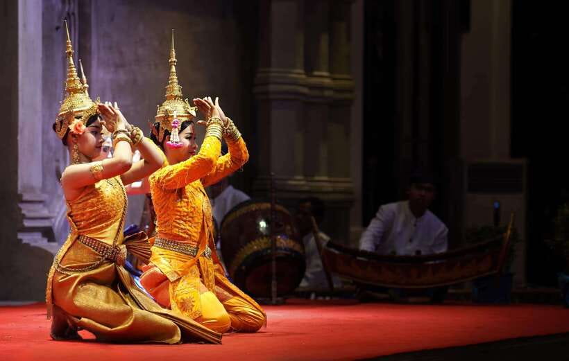 Apsara Traditional Dances & Local Buffet with Tuk-Tuk Ride - The 2.5-hour format that makes it easy in Siem Reap