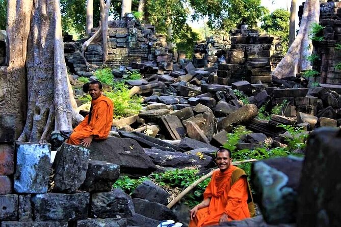 Banteay Chhmar Temple & Silk Farm Private Day Trip from Siem Reap - West Baray and Svay Romiet Pagoda: Khmer water power and a ritual you can witness