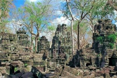 Banteay Chhmar Temple & Silk Farm Private Day Trip from Siem Reap - Banteay Toap: the Fortress of the Army beside a reservoir
