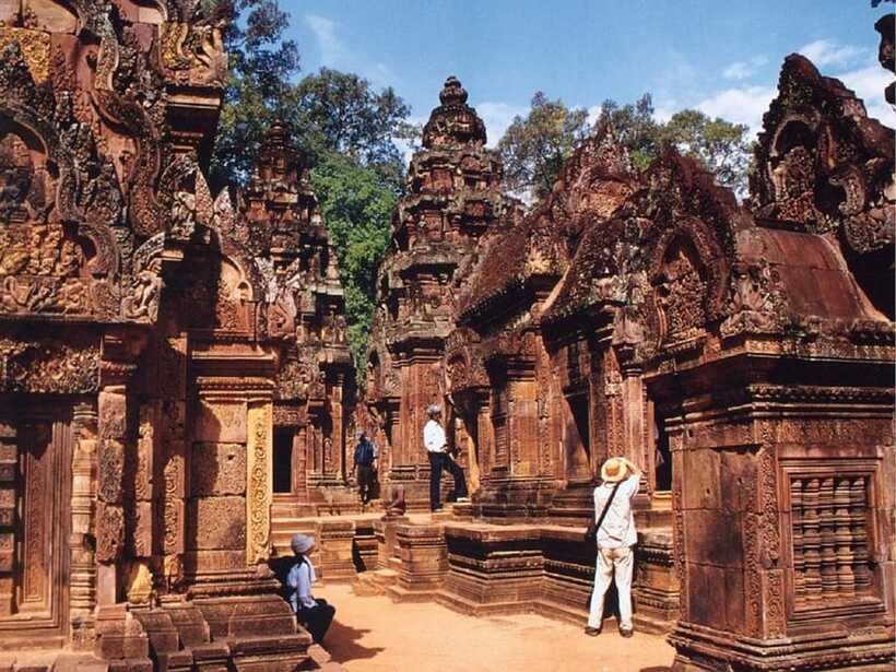 Bantreay Srei , Kbal Spean and Landmine Museum with Tuk Tuk - Banteay Srei Temple: Carving Detail You Can Actually Enjoy
