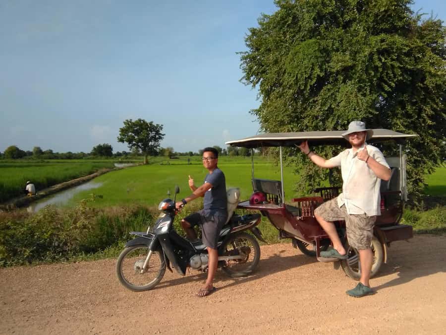 Battambang family tuktuk tour BambooTrain/Wat Banan/Bat cave - The Bamboo Train ride: practical engineering and a surprisingly relaxed pace