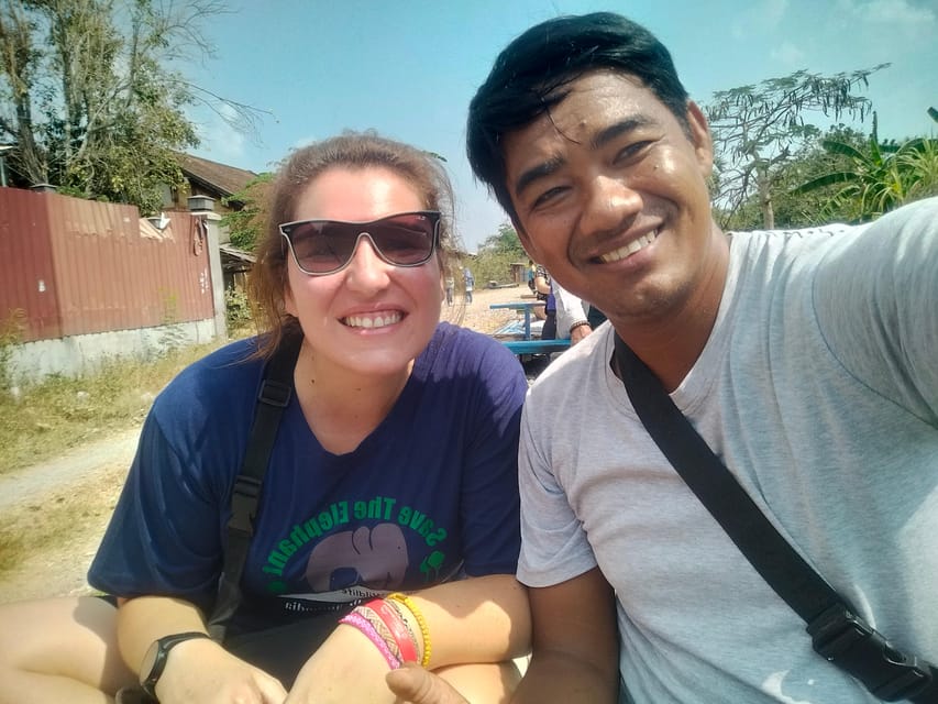 Battambang Private Full-Day Tour - Bat Cave Phnom Sampov: the wait, the food, and the bats that steal the show