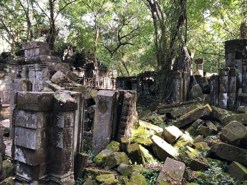 Beng Melea, Rolous Group & Kompong Phluk Floating Village - Roluos Group temples near Siem Reap: early Khmer permanent structures