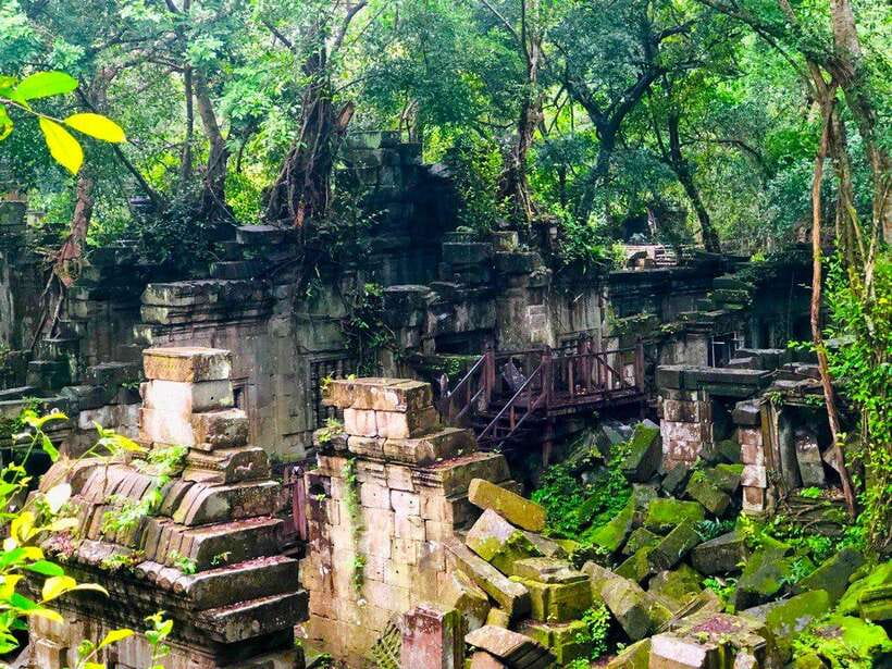 Beng Melea, Rolous Group & Kompong Phluk Floating Village - Beng Melea: the unrestored jungle temple that makes you slow down