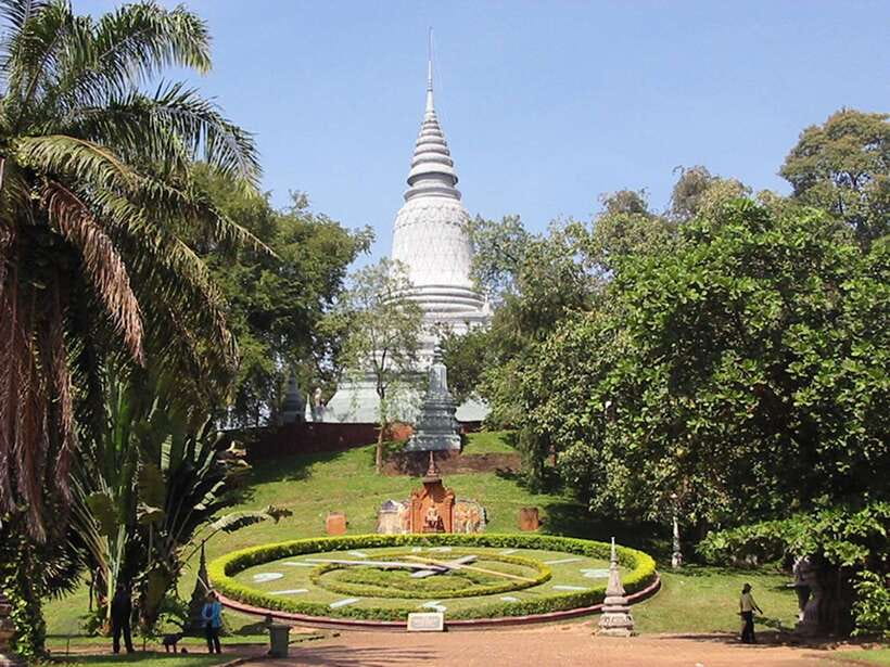 Best of Phnom Penh: Half-Day Private City Tour - Silver Pagoda: why 5,000 silver tiles and diamond lore matter