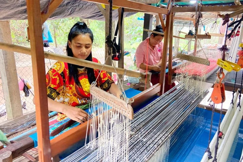 Boat trip to silk island with English speaking guide - Boat Ride to Silk Island: The Scenic Start