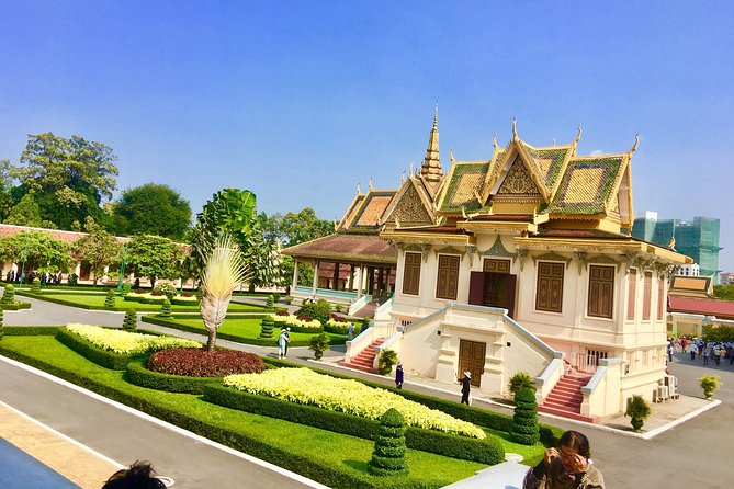 Cambodia 7 Days Private Tour from Angkor Temples to Coastline - Tuol Sleng and Choeung Ek: learning the Khmer Rouge story at two key sites