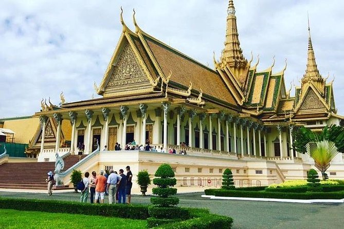Cambodia 7 Days Private Tour from Angkor Temples to Coastline - Tonle Sap floating villages by boat: a different side of Cambodia