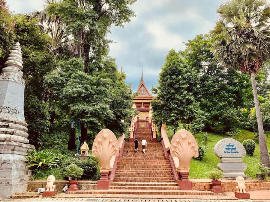 Day trip from Sihanoukville to Phnom Penh for Cruise Ship - Silver Pagoda: silver tiles, and why emerald (or crystal) matters