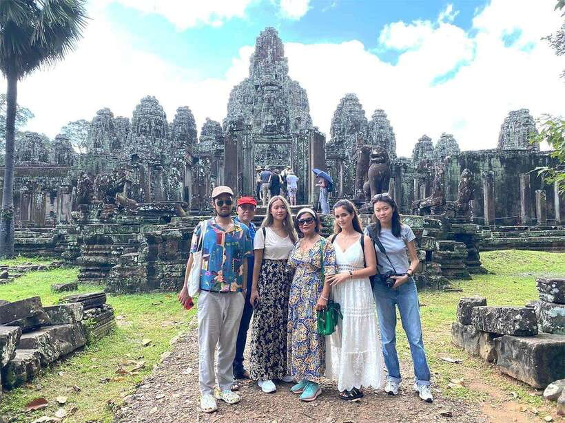 Explore Angkor Temple Sunset With Tour Guided - Morning Start at the South Gate: Khmer Symbolism Comes First