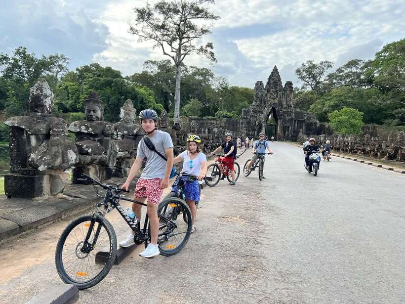 Explore Angkor Wat by Bike and Sunset - Key highlights at a glance
