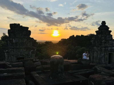 Explore Angkor Wat by Bike and Sunset - 9:00 am pickup and Angkor Wat in the morning