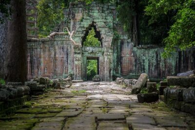 Explore Angkor Wat Temple , Bayon Temple and Jungle Temple Ta-Prohm - Hotel Pickup, Air-Conditioned Comfort, and Heat-Real Talk
