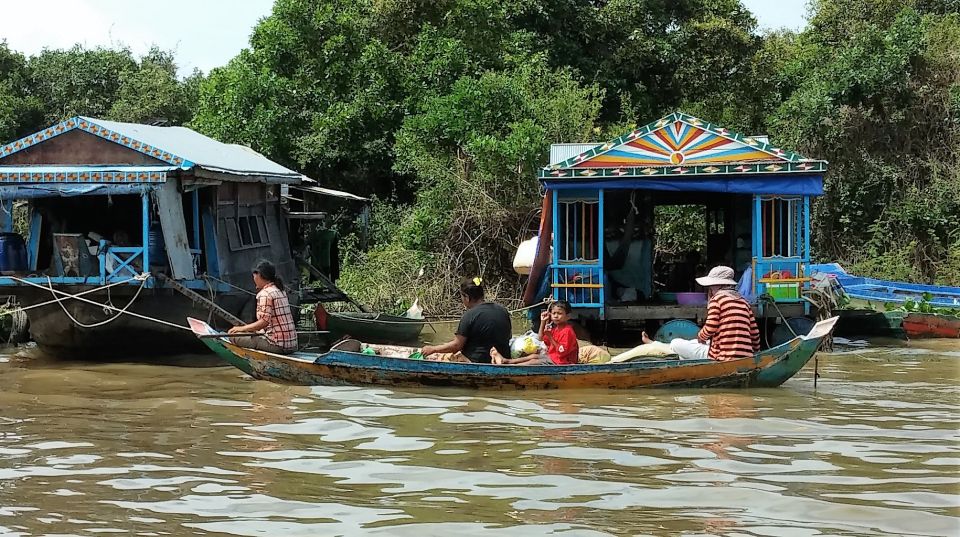 Floating Village-Mangroves Forest Tonle Sap Lake Boat Tour - Lunch + the afternoon temple circuit in Siem Reap