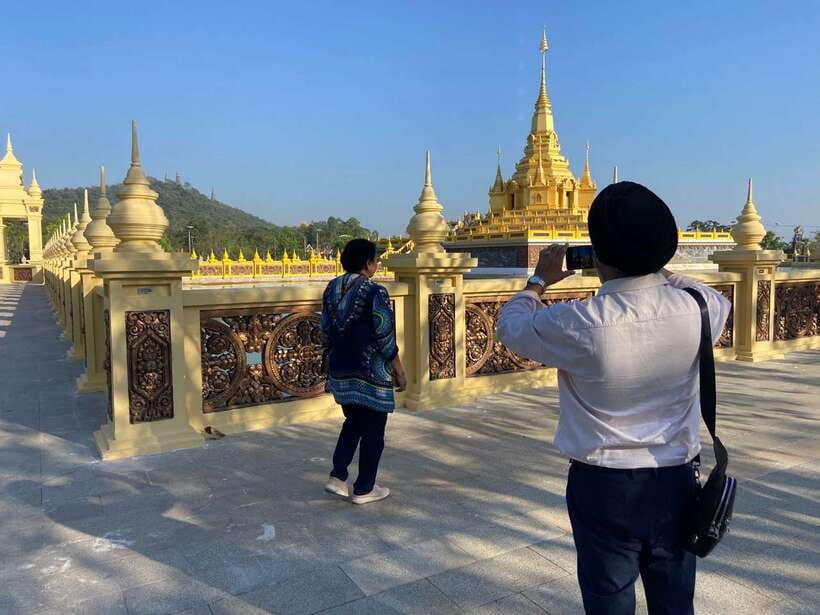 From Phnom Penh: Oudongk Mountain and Koh Chen Island Tour - Oudongk Mountain climb: stupa history, 5,000 Buddha statues, and the best views
