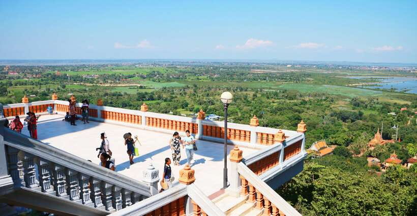 From Phnom Penh: Oudongk Mountain and Koh Chen Island Tour - Should you book the Oudongk Mountain and Koh Chen Island trip?