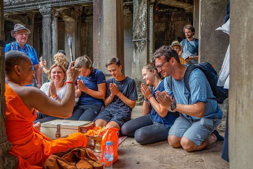 From Siem Reap: Angkor Wat Full-Day Private Tour & Sunrise - Angkor Wat at first light: what to watch beyond the postcard