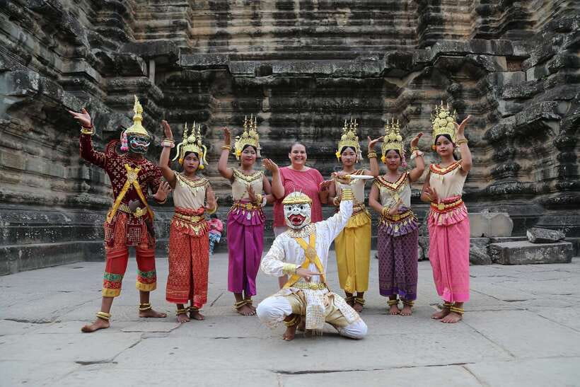 From Siem Reap: Angkor Wat Full-Day Private Tour & Sunrise - Private vehicle, small group size, and what that means for your pace