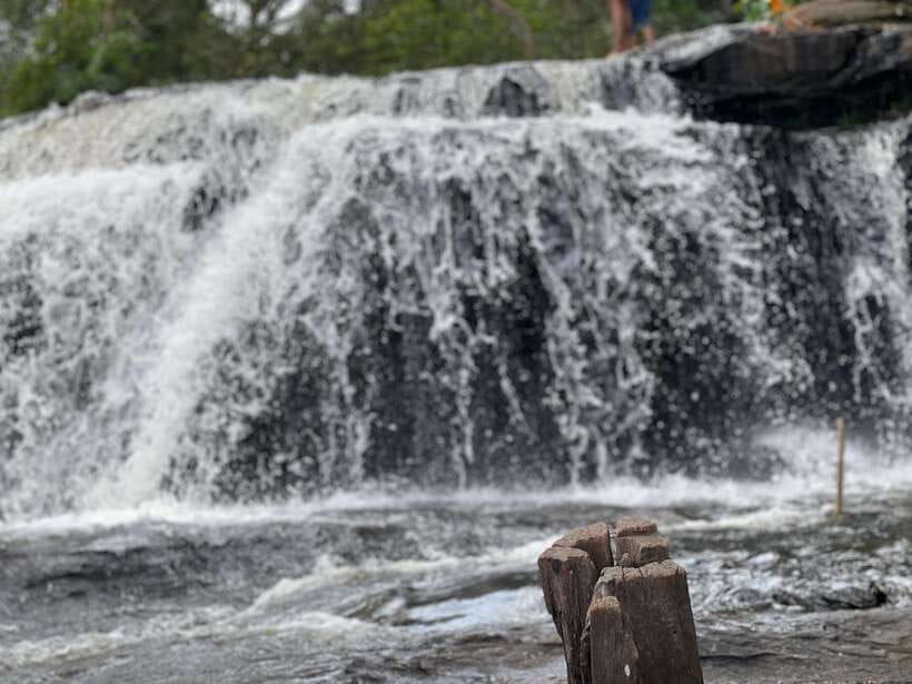 From Siem Reap: Banteay Srei and Kulen Waterfall Guided Tour - The River of 1000 Lingas (Anlong Pong Phkay) and Its Carved Meaning