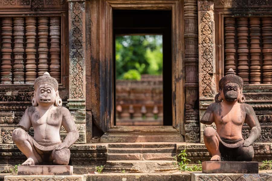 From Siem Reap: Banteay Srei Temple & Grand 5 Temple Tour - Banteay Srei: The Citadel of Women and Why the Details Matter
