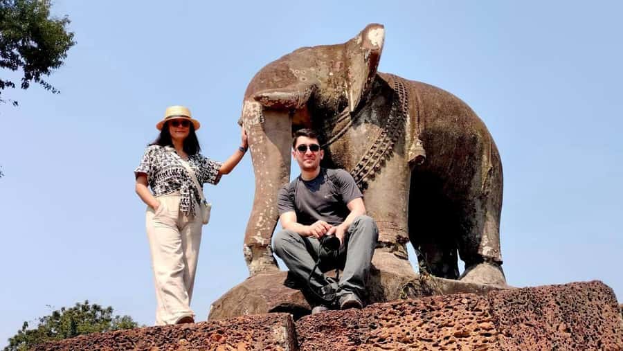From Siem Reap: Banteay Srei Temple & Grand 5 Temple Tour - Lunch Break: Keep It Simple, Then Get Back to Temples
