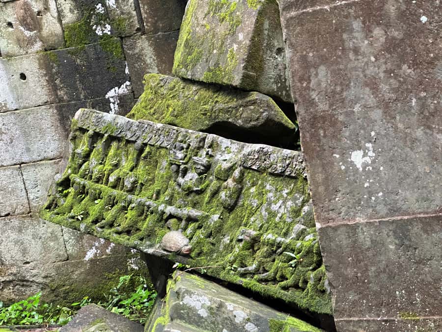 From Siem Reap: Half-Day Tour to Beng Mealea Temple - Wooden paths, walls, and optional scrambling: how to choose your comfort level