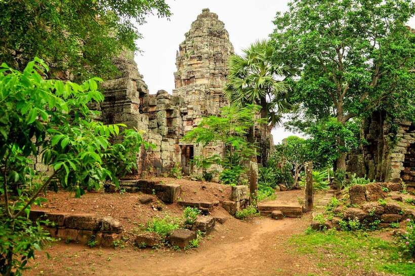 Full-day: Original bamboo train, Wat Banan, Phnom Sampov - Battambang’s bamboo train: why this ride matters