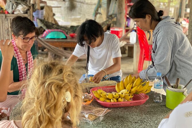 Full day tour by bicycle & tuk tuk,bamboo train,bat cave,villages - Phnom Sampov Bat Caves: Choosing Hike vs Motorbike and Preparing for the Climb