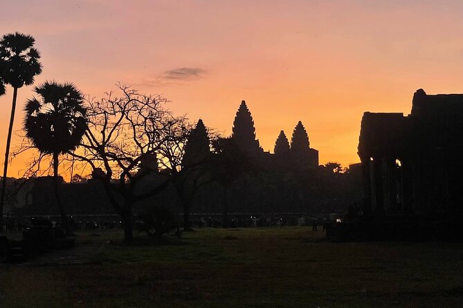 Golden Hours: Angkor wat sunrise photography tour with a pro! - Price and value: what $120 really covers