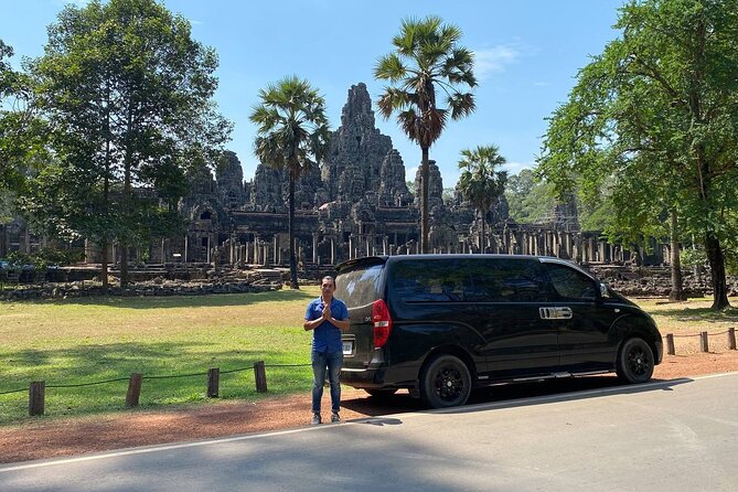 Ground Transfer/ Minivan/ Phnom Penh to Siem Reap - Pickup that’s actually straightforward: name sign, car details, and driver contact