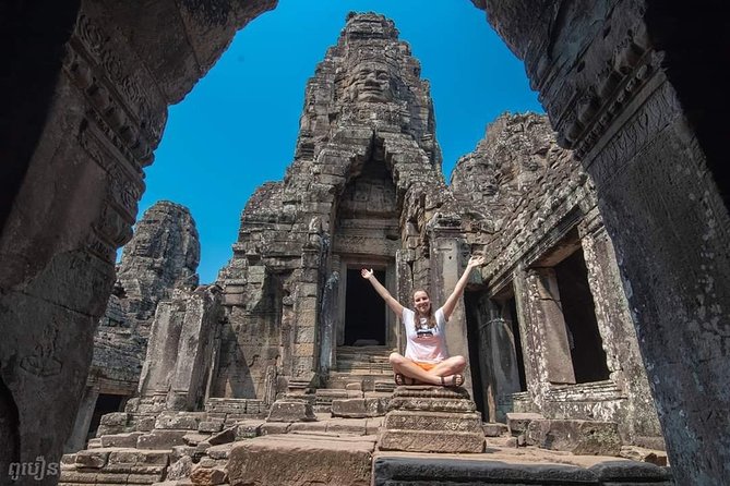 Half Day Angkor Wat Tour - Morning or Afternoon from Siem Reap - Angkor Wat: the causeway, the moat, and the first wow