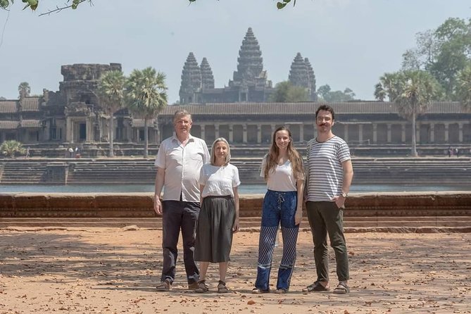 Half Day Angkor Wat Tour - Morning or Afternoon from Siem Reap - South Gate of Angkor Thom: smiling faces and city-entry drama