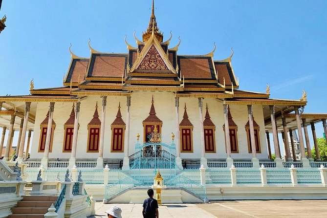 Half-Day Phnom Penh City Tours - Independence Monument: A Clean Starting Point for the Whole Story