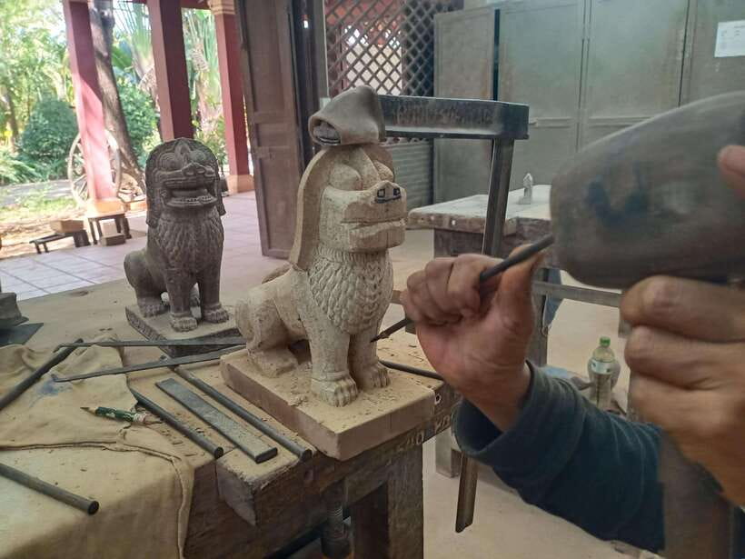 Half-Day: Silk Farm, Senteur Angkor, and Satcha Workshop - A Half-Day Silk and Craft Trail from Siem Reap