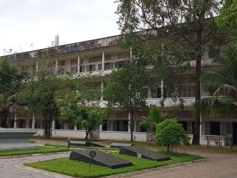 Half Day To Killing Field & S21 Genocidal Museum - A half-day route that follows the Khmer Rouge footprint