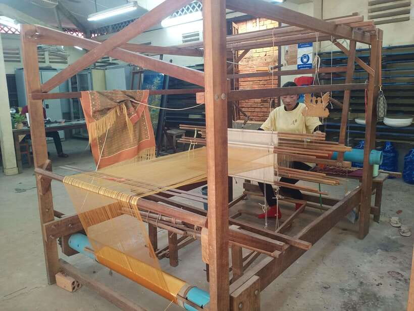 Half Day Trip: Silk Farm, Satcha, and Senteur d'Angkor Tour - Getting There from Krong Siem Reap: Tuk-Tuk Time That Actually Helps