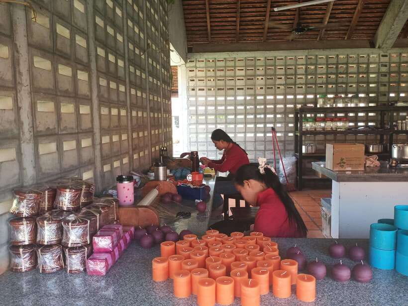 Half Day Trip: Silk Farm, Satcha, and Senteur d'Angkor Tour - Satcha Handicraft Center: Six Workshops Made of Khmer Bamboo