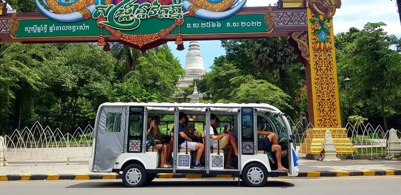 Heritage tour of Phnom Penh in electric bus - Electric bus meets tablet storytelling