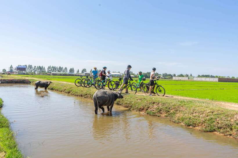 Kampong Phluk: Floating Village Sunset Bike Tour or E-Bike - Why Kampong Phluk Feels So Human When You Cycle There