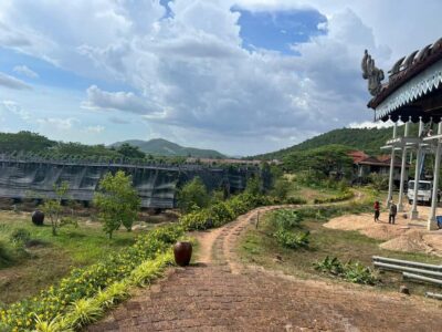 Kampot-Phnom Penh include Pepper farm Tour, Salt field, Lake - Salt production on the outskirts: what you learn at the factory visit
