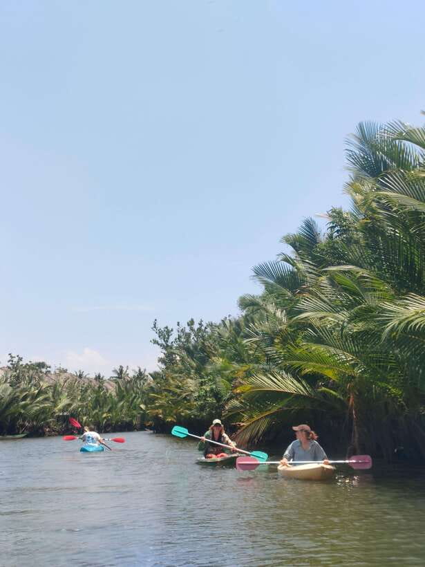 Kayaking tour around green cathedral - Price and value: is $25 fair for 3 hours?