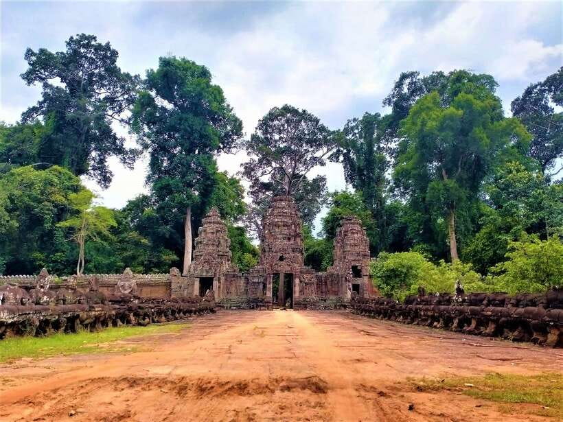 Kbal Spean Trekking Tour with Banteay Srei & Landmine Museum - What to pack and how to handle a full day on your feet