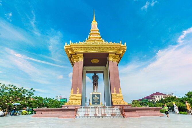 Koh Dach Silk Island and Phnom Penh Full Day Private Tour - Independence Monument, Norodom Sihanouk Memorial, and Central Market