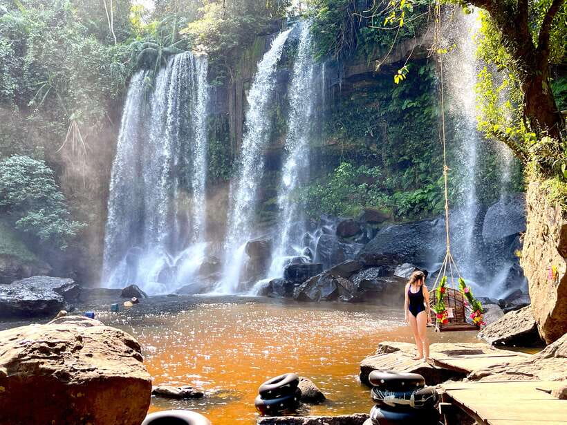 Koh Ker, Kulen Waterfall and Beng Mealea from Siem Reap - Prasat Pram and Prasat Neang Khmau: roots and black sandstone
