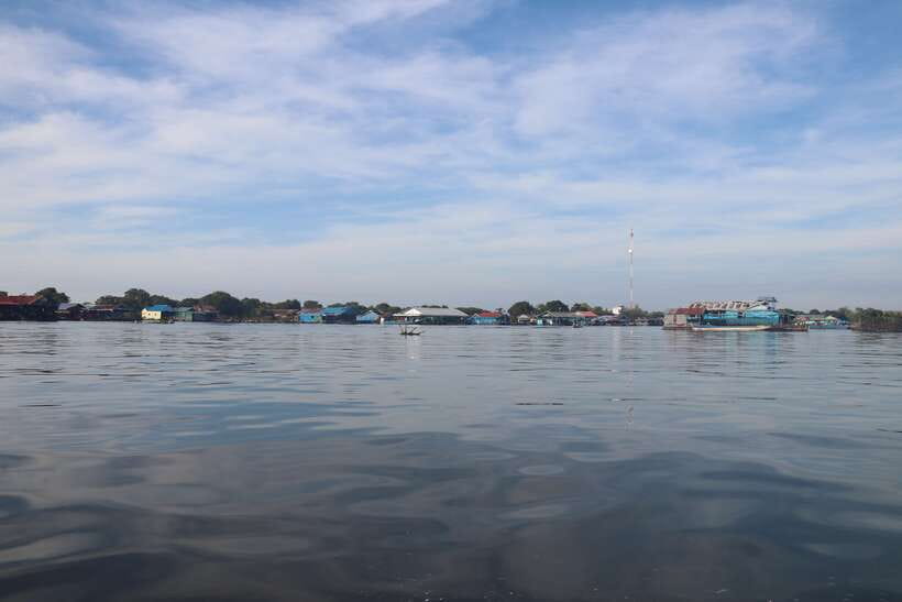Kompong Khleang Floating Village: Full-Day from Siem Reap - Lunch by the water: food, downtime, and the birdlife bonus