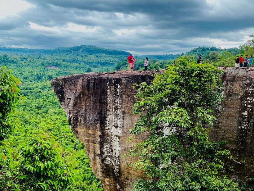 Kulen Mountain Waterfall Tour - Wat Preah Ang Thom: Reclining Buddha Time With Guided Context